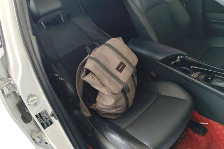 Used Toyota C-HR 2021 2.0L Luxury Edition Right Front Seat