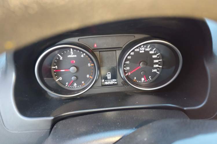 Used Haval H6 2014 Upgraded Model 2.0T Diesel Manual Two-Wheel Drive Urban Version