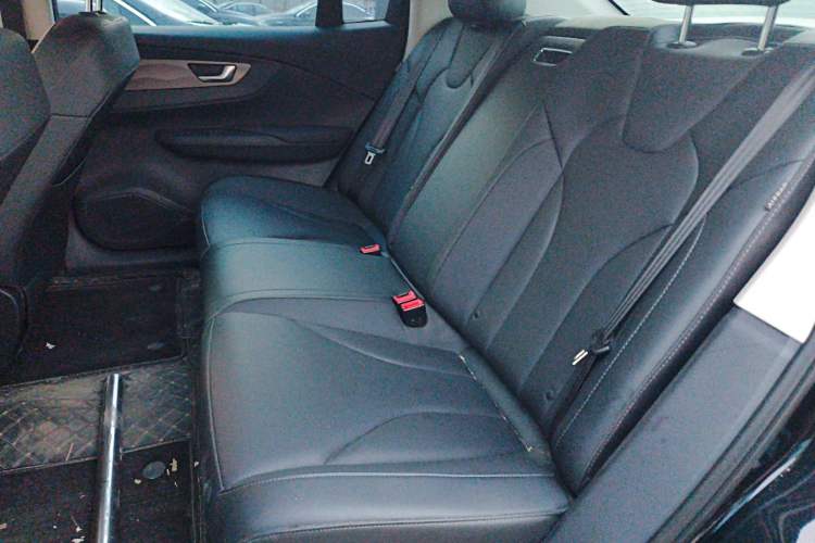 Used Hongqi E-QM5 2022 431 km Charge & Enjoy Edition