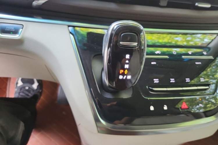 Used Buick GL8 2021 Land Cruiser Executive Class 652T Comfort Model