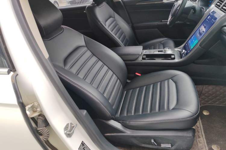 Used Ford Mondeo 2020 EcoBoost 180 Stylish Model Right Front Seat