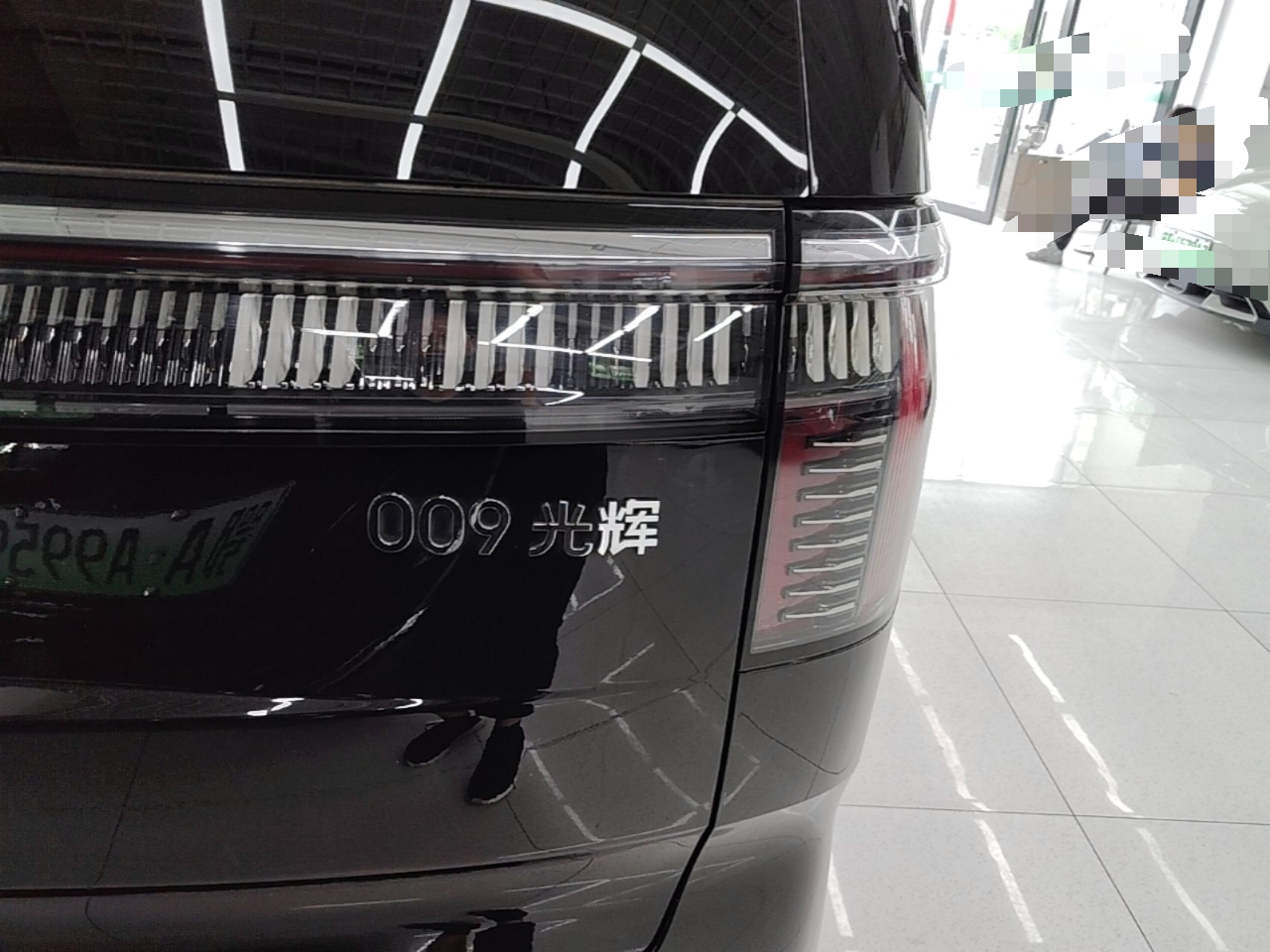 Zeekr 009 2024 GAC Trumpchi — снимка 9
