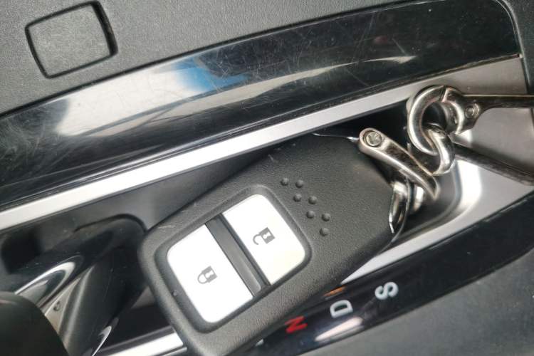 Used Honda Jade 2013 1.8L CVT Luxury Edition 5 seats
