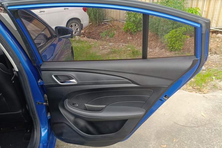 Used Roewe i5 2020 1.5L Automatic 4G Connect Luxury Flagship Edition