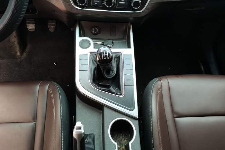 Used FORTHING T5 2022 Grand Edition 1.6L Manual Dream-Chasing Five-Seat Model
