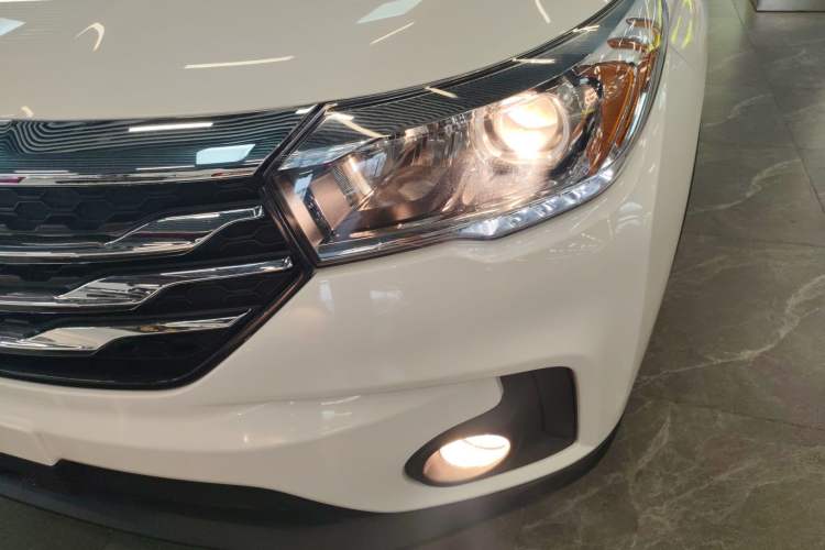 Used GAC Trumpchi GS4 2017 200T Manual Two-Wheel Drive Elite Edition Left Front Headlight