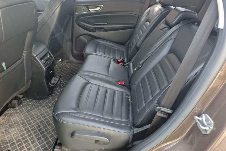 Used Ford Edge 2018 EcoBoost 245 Two-Wheel-Drive Platinum Edition 7-Seater China V Emission Standard
