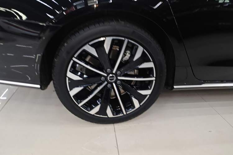 Used Volvo S90 2026 B5 Zhiyuan Luxury Edition
