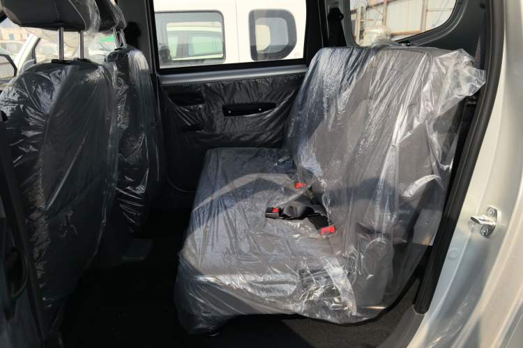 Used Wuling Hongguang New Energy 2024 All-Electric Model 300KM Standard Version Left Rear Seat