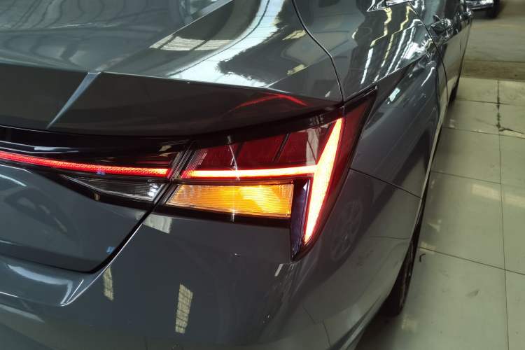 Used Hyundai Elantra 2021 1.5L CVT LUX Prestige Edition