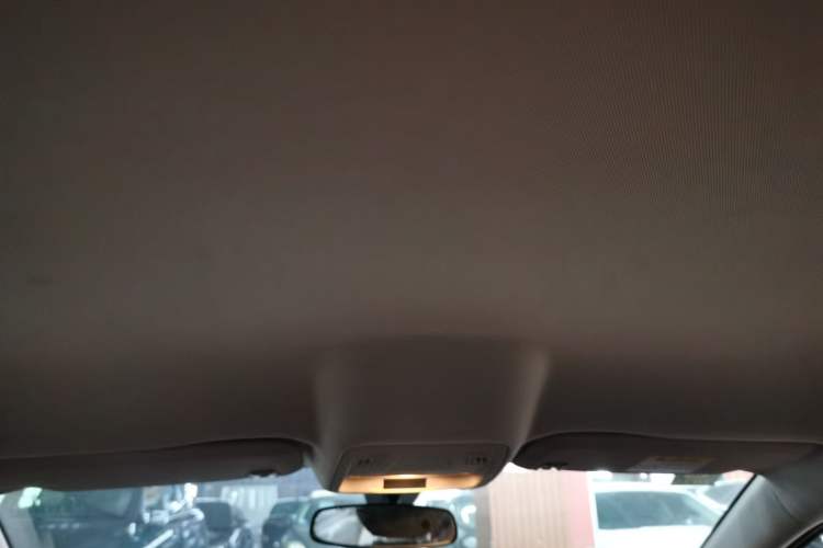 Used Chevrolet Cruze 2015 1.5L Automatic Fashion Navigation Edition Headliner