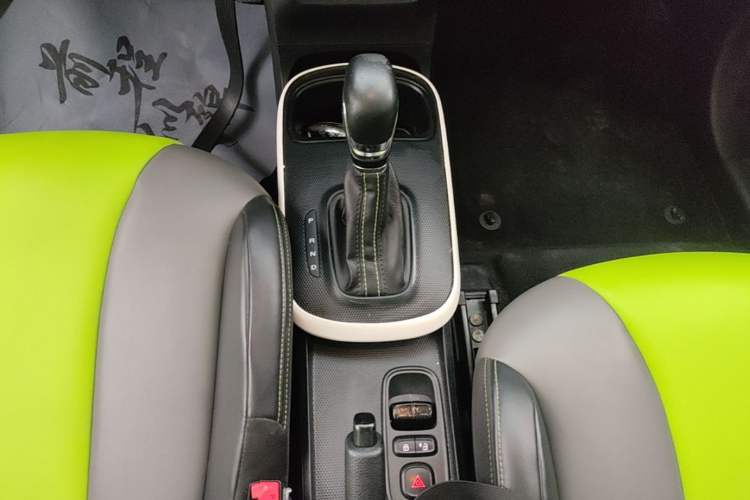 Used Roewe Clever 2021 302 km New Four-Seater Super-Efficient Version
