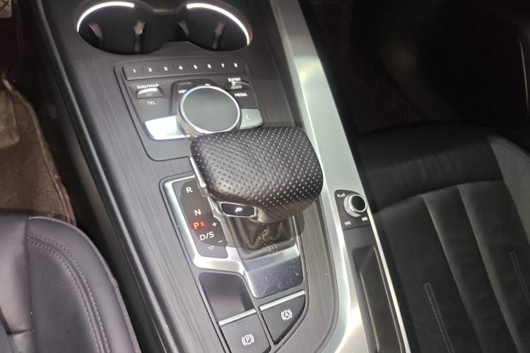 Used Audi A4L 2019 40 TFSI Fashion Version China V
