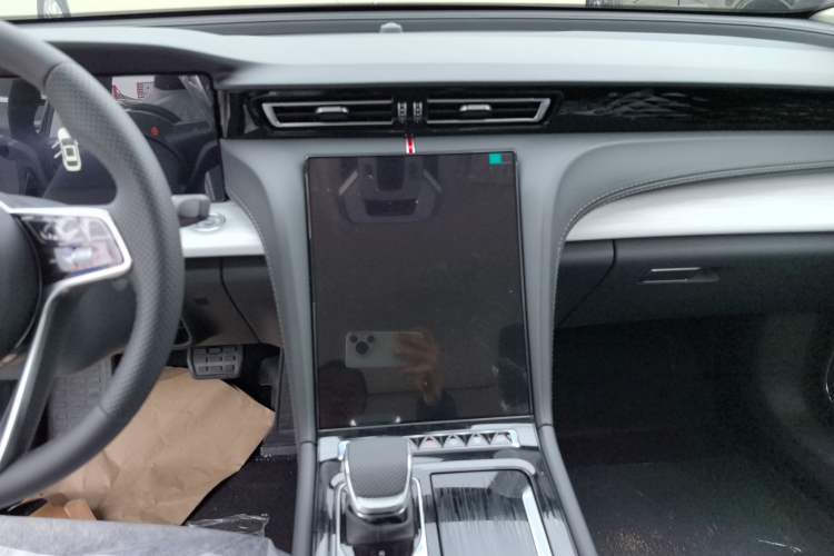 Used Hongqi H5 2025 1.5T DCT Qiyun 500 000th Unit Commemorative Edition Audio And AC Panel