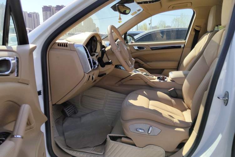 Used Porsche Cayenne  Left Front Seat