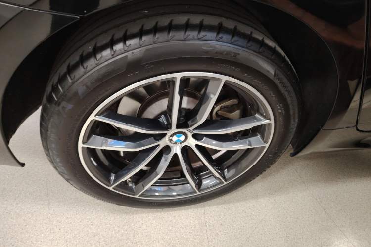 Used BMW 5 Series 2022 Second Facelift 525Li M Sport Package Right Rear Wheel Hub