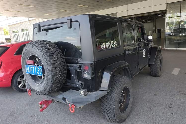 Used Jeep Wrangler 2013 3.6L Sahara Four-Door Edition
