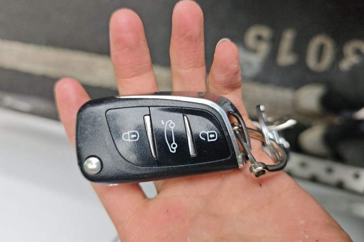 Used Hyundai ix35 2015 2.0L Automatic 2WD Comfort Edition China IV Standard Vehicle Key