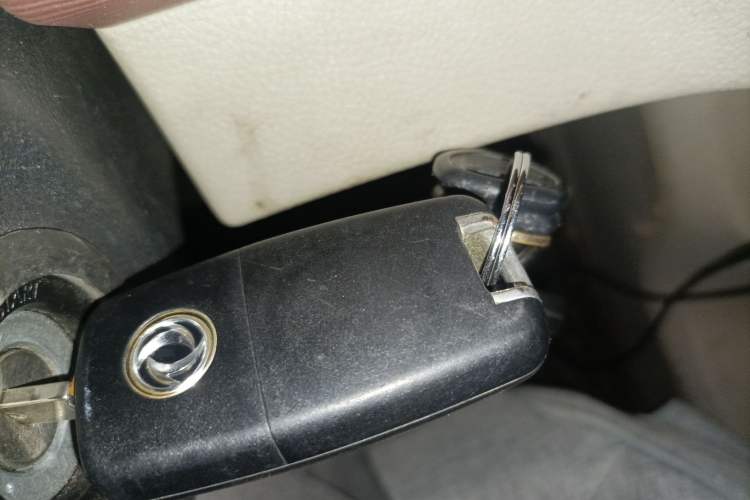 Used FORTHING Lingzhi 2019 M5L 1.6L 7-Seater Base Model China VI Standard
