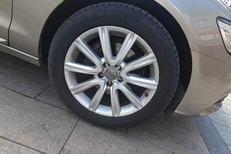 Used Audi A6L 2014 TFSI Standard Model Right Front Wheel Hub