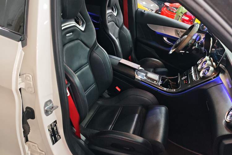 Used Mercedes-Benz C-Class AMG 2019 AMG C 43 4MATIC Estate Special Edition Right Front Seat