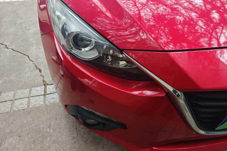 Used Mazda Mazda 3 Axela 2016 Sedan 1.5L Automatic Luxury Model
