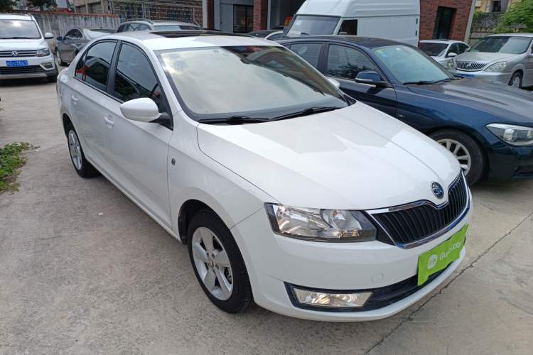 Used Skoda Rapid 2013 1.6L Automatic Smart Selection Model
