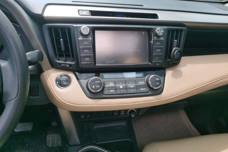 Used Toyota RAV4 2016 2.0L CVT Two-Wheel Drive Fashion Edition China V Standard