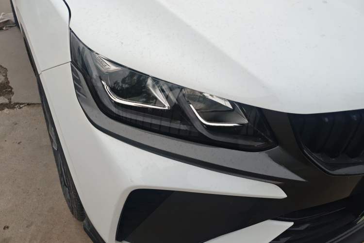 Used Geely Auto Coolray 2023 1.5T DCT Platinum Edition Right Front Headlight