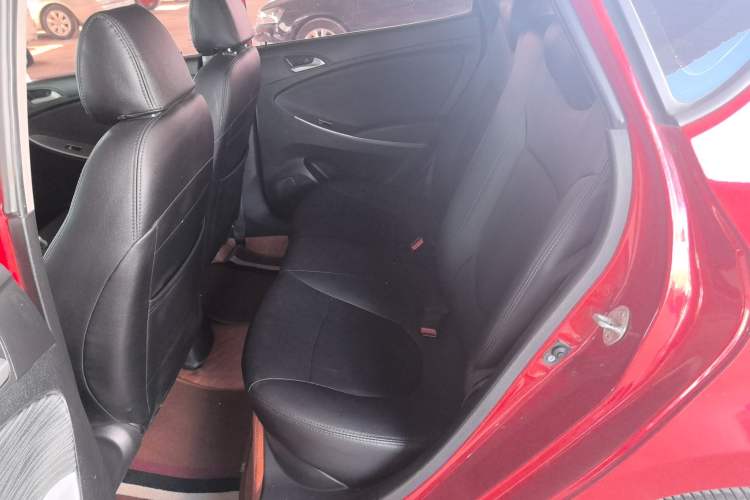 Used Hyundai Verna Ray 2014 1.4L Automatic GLX