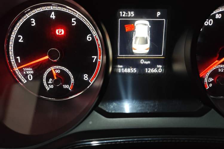 Used Volkswagen Passat 2016 330TSI DSG Prestige Edition Odometer Close Up