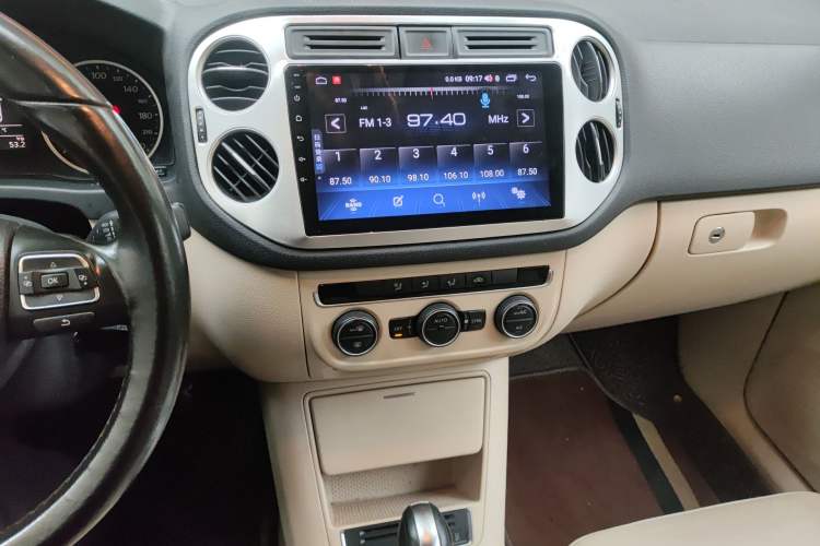 Used Volkswagen Tiguan 2013 1.8 TSI Automatic Two-Wheel Drive Comfort Edition Audio And AC Panel