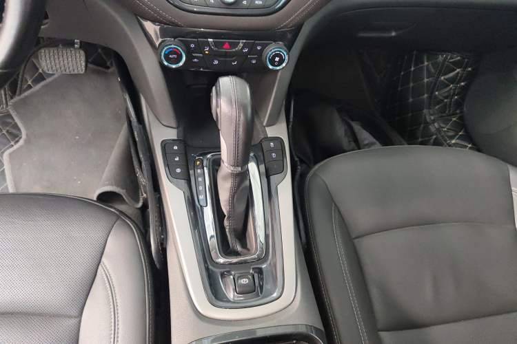 Used Chevrolet Malibu 2017 1.5T Automatic Luxury Edition Gear Lever