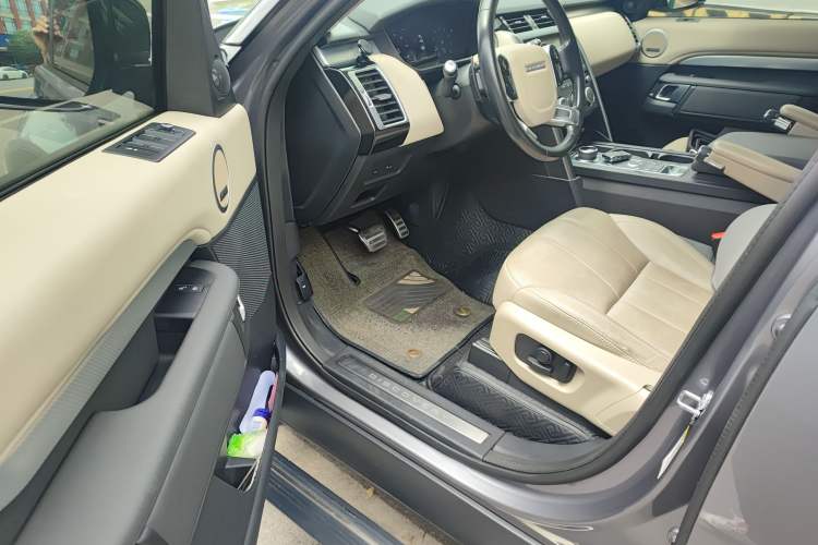 Used Land Rover Discovery 2020 2.0T 30th Anniversary Special Edition Driver Seat