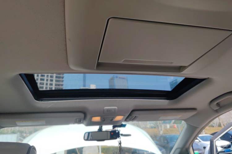 Used Nissan Quest 2015 3.5L SL
