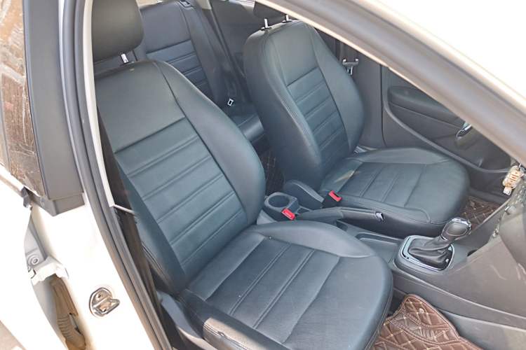 Used Volkswagen Polo 2016 1.6L Automatic Comfort Model