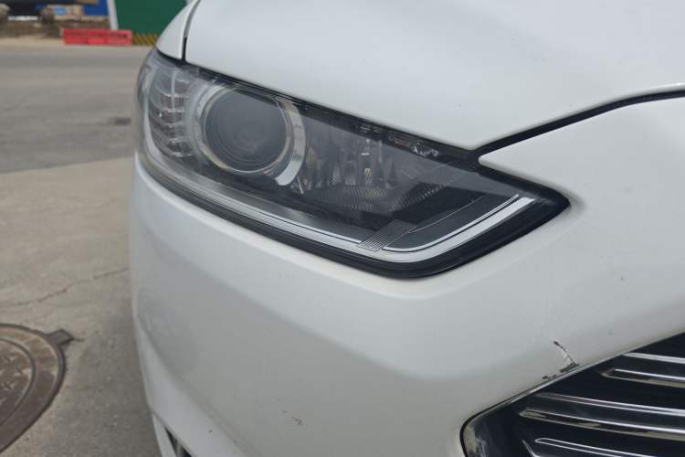 Used Ford Mondeo 2013 2.0L GTDi 200 Fashion Edition Right Front Headlight