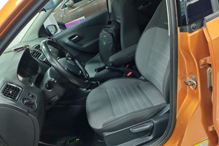 Used Volkswagen Polo 2016 1.6L Cross Polo Automatic Left Front Seat