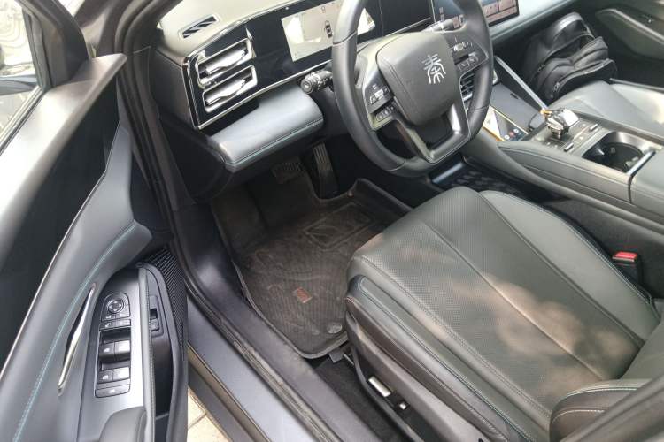 Used BYD Qin L 2025 DM-i Smart Drive 120KM Leading Model