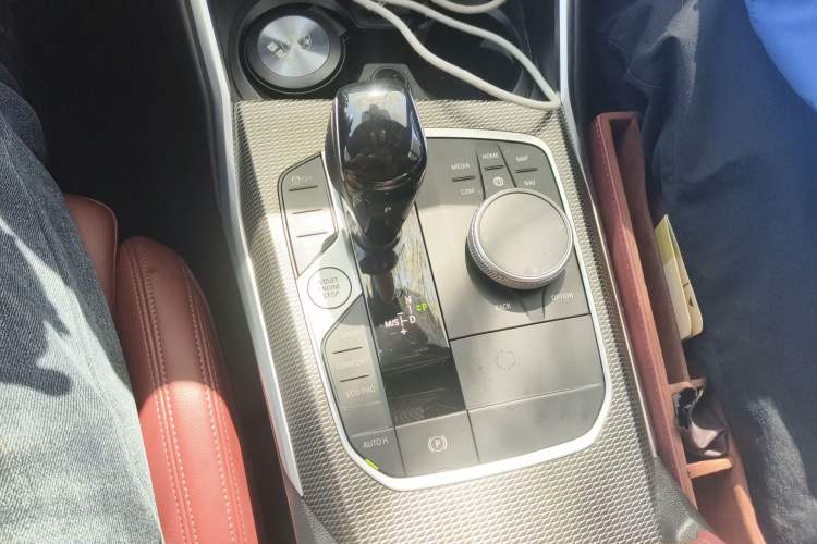 Used BMW 4 Series 2022 425i M Sport Night Edition Package Gear Lever