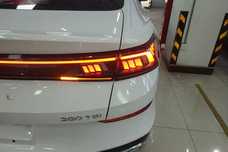 Used Volkswagen Lamando 2024 Lavida L 280TSI DSG Cool & Spicy Edition