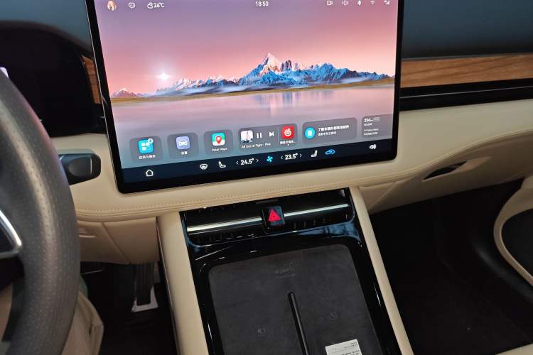 Used Hima AITO M5 2022 Pure Electric All-Wheel-Drive Performance Edition Audio And AC Panel