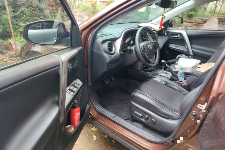 Used Toyota RAV4 2016 2.0L CVT Two-Wheel Drive Smart Edition China V Standard Driver Seat