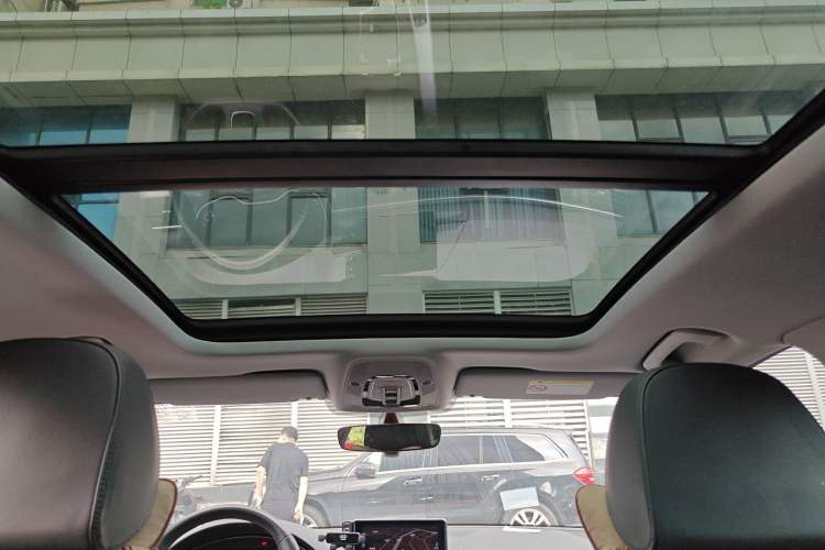 Used Audi A4L 2019 40 TFSI Fashion Edition China VI Emission Standard Headliner