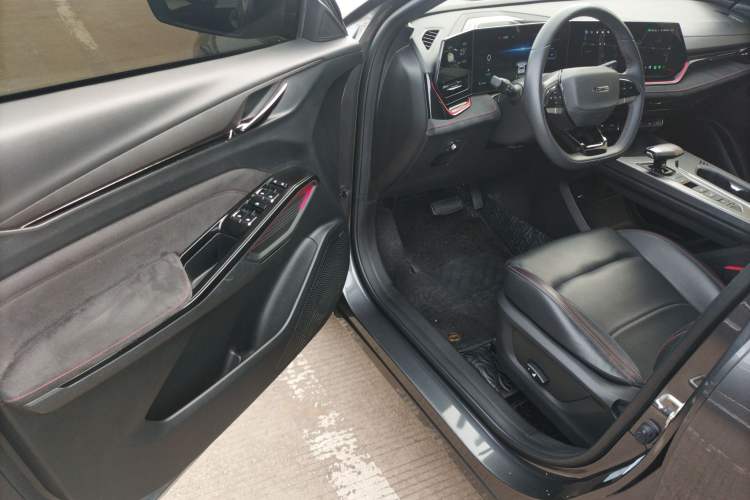 Used CHANGAN OSHAN X5 PLUS 2023 Revised Version 1.5T DCT Navigation Edition
