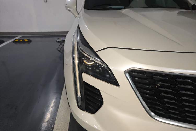 Used Cadillac XT4 2018 28T Two-Wheel Drive Tech Version