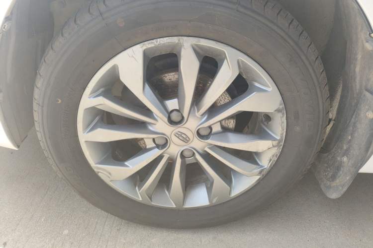 Used Geely Auto Vision 2016 1.5L Automatic Happiness Edition Left Front Wheel Hub