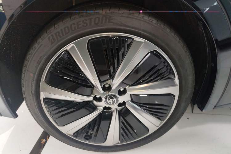 Used Toyota bZ5 2025 Model 550 PRO Smart Driving Edition Right Rear Wheel Hub