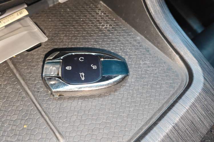 Used GAC Trumpchi GS8 2022 Double-Energy Series 2.0TM Four-Wheel Drive Premium Edition (7 Seats) Vehicle Key