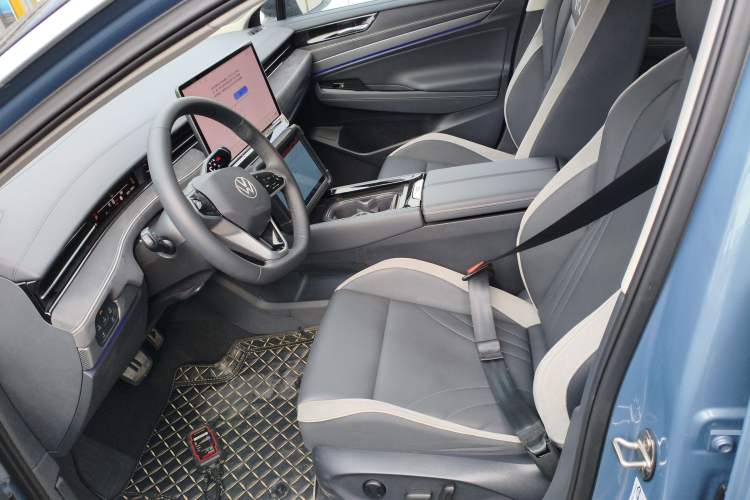 Used Volkswagen ID.7 VIZZION 2024 PRO Model Left Front Seat